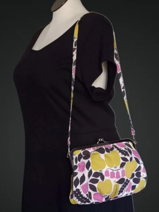 Marimekko "Kissankello" Fruit and Floral Print Canvas Kiss Lock Purse Clutch - Picture 3 of 7